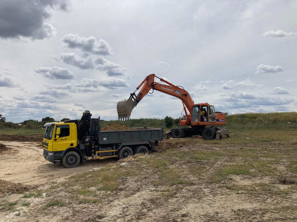 Excavadora de largo alcance